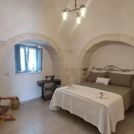 Trullo La Chicca Della Valle 公寓式酒店 4*