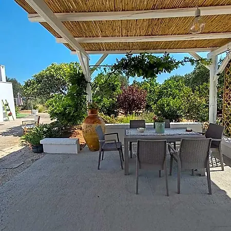Trullo La Chicca Della Valle 4*
